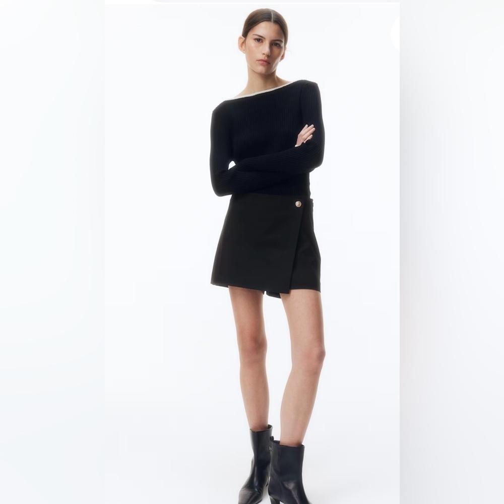 🖤🖤H&M BLACK MINI SKORT🖤🖤NWT🖤
SZ 2